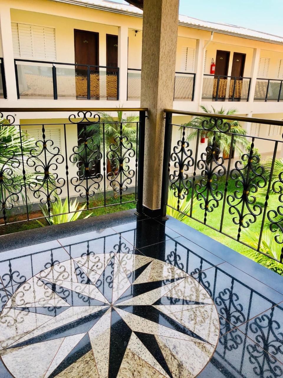 Porto Verde Hotel Линс Экстерьер фото